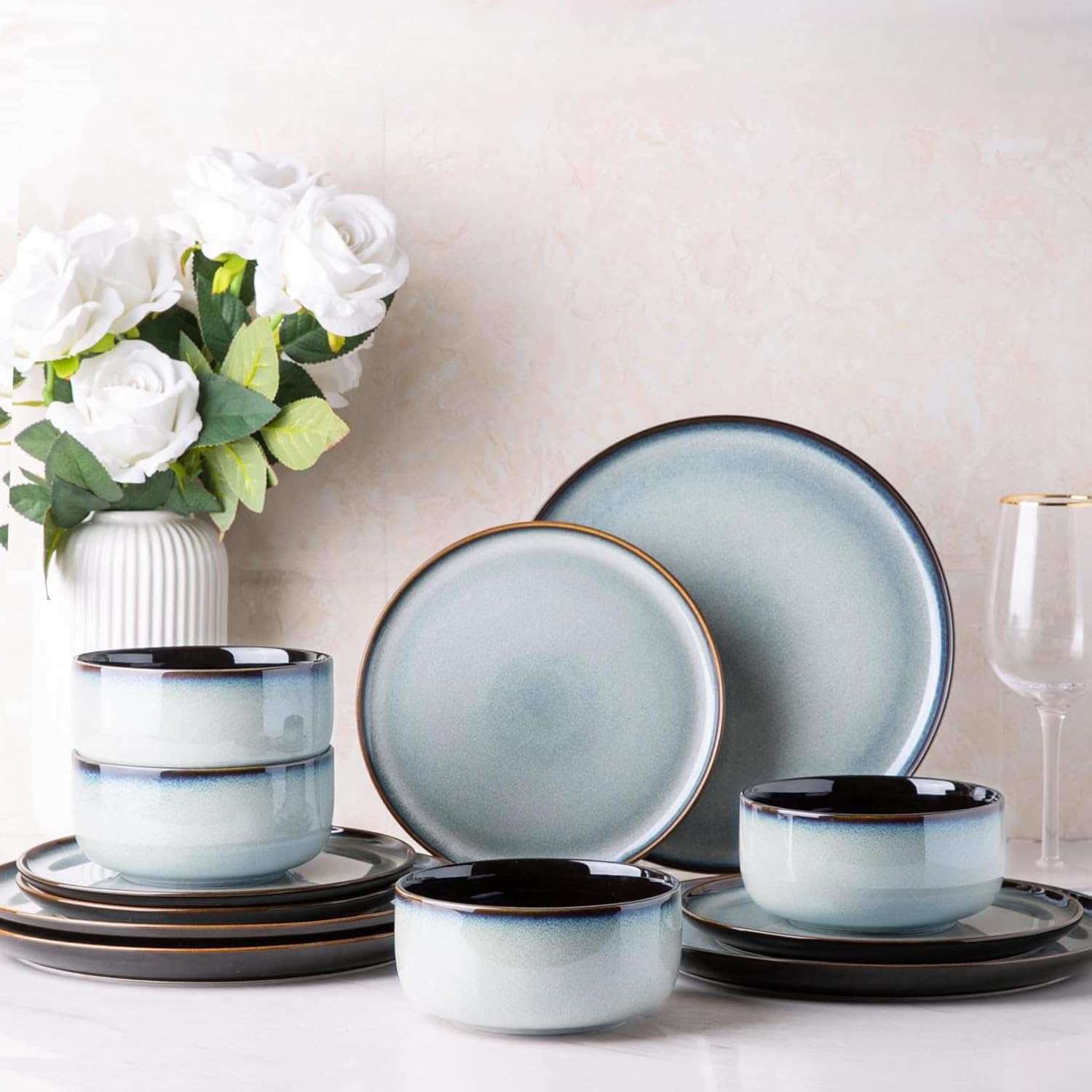 LeRatio Dinner Set for 6, 18 Piece Stoneware Plates and Bowls Set, Chip & Scratch Resistant Reactive Glazed Dinnerware Set, Dishwasher & Microwave Safe Crockery Set (Cappuccino, Service for 6)
