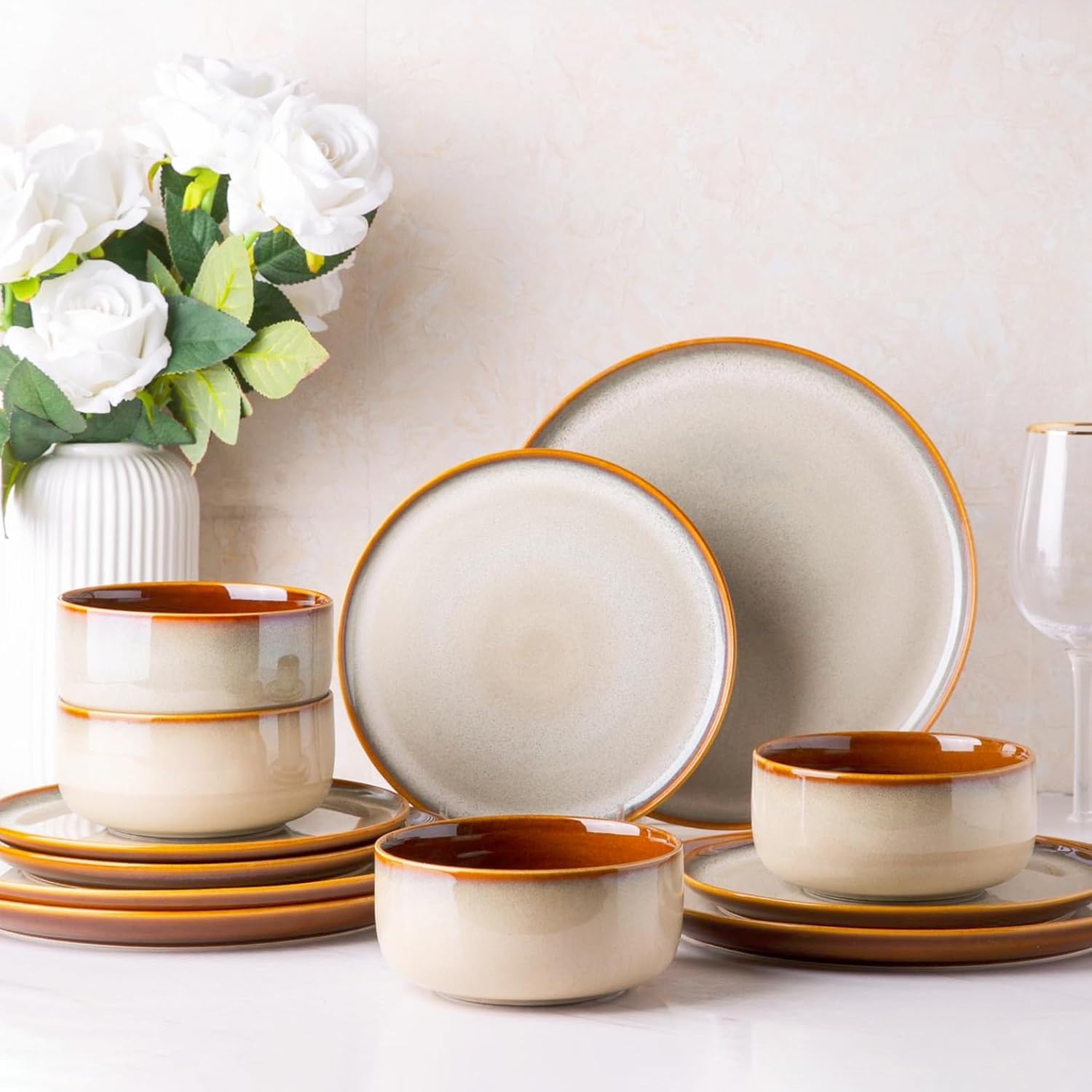 LeRatio Dinner Set for 6, 18 Piece Stoneware Plates and Bowls Set, Chip & Scratch Resistant Reactive Glazed Dinnerware Set, Dishwasher & Microwave Safe Crockery Set (Cappuccino, Service for 6)
