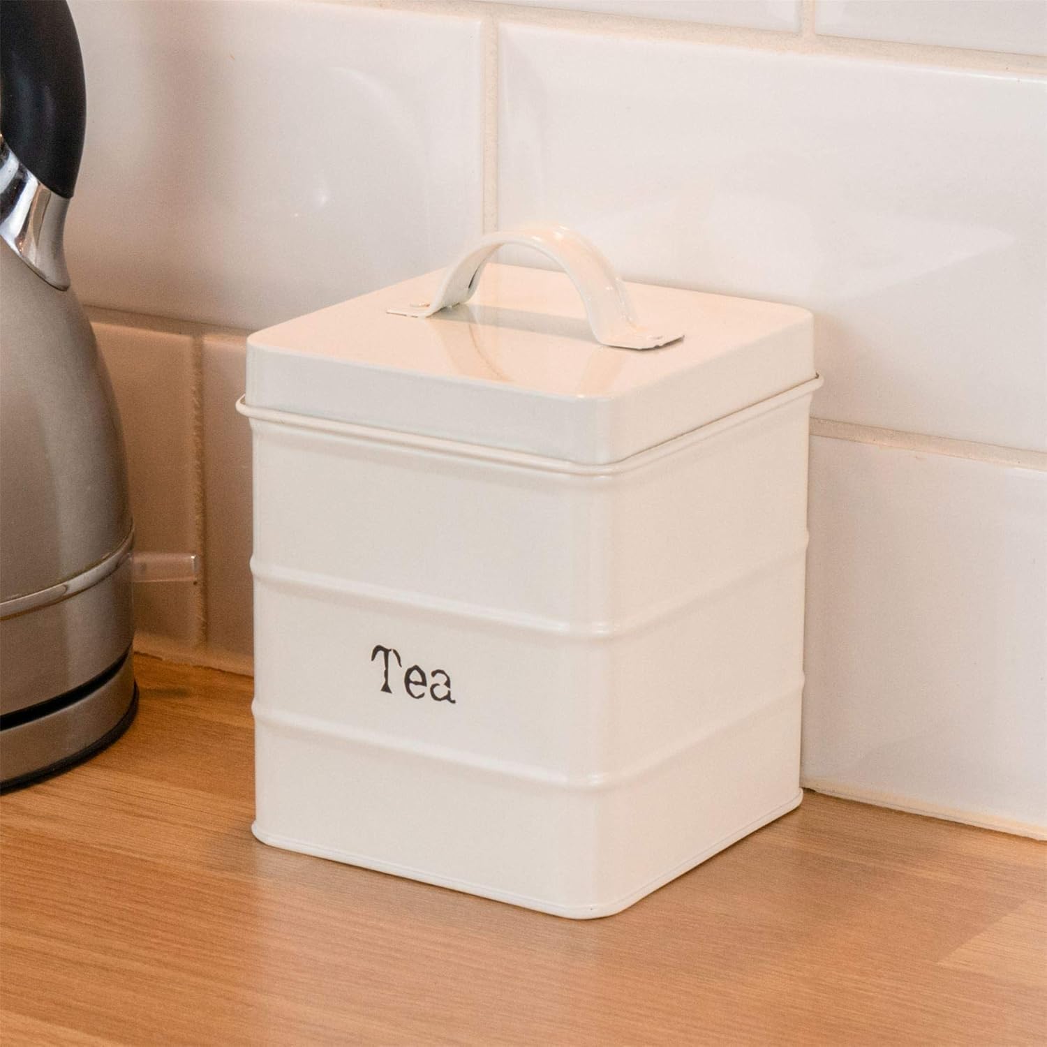 Harbour Housewares Metal Tea Canister - Cream - Pack of 1 - Vintage Metal Kitchen Storage Loose Tea Caddy Preserve Food Tin Bin Container Jars Airtight Lid