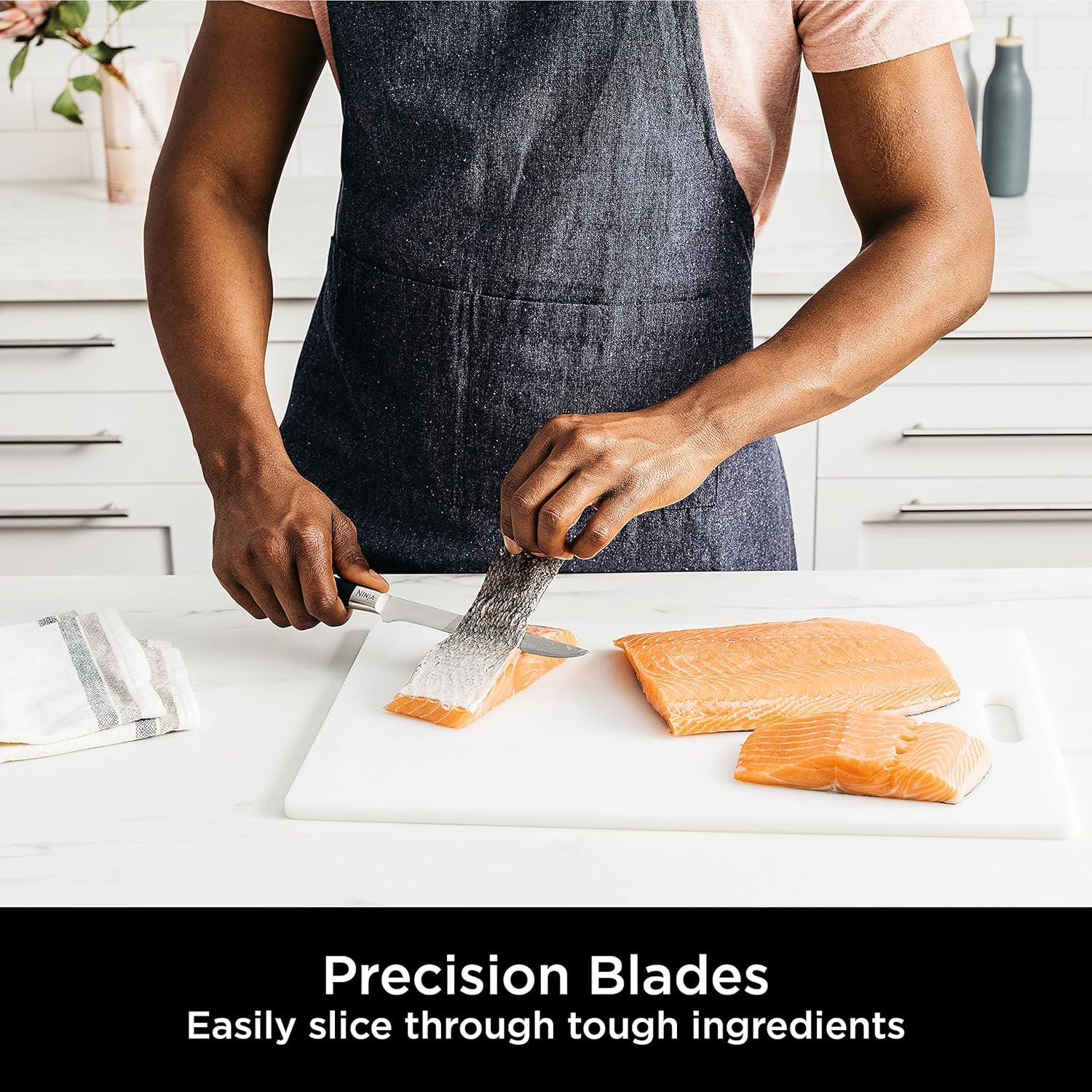 Ninja Foodi StaySharp Knife Block with Integrated Sharpener; 5 Knives and Scissors (1 pair), Sharp 6-Piece Knife Set; Chef, Bread, Slicing, Utility, Paring Knives & Scissors, Stainless Steel, K32006UK